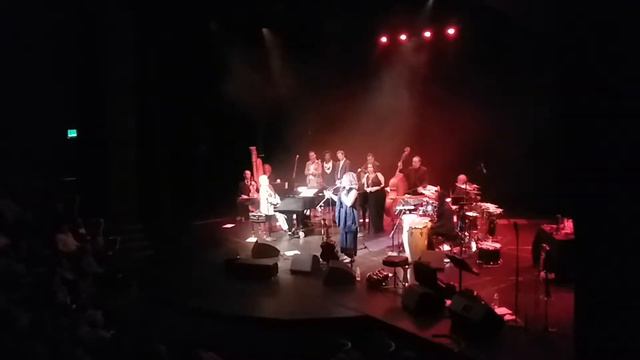 Aleksa Manila with Pink Martini смотреть онлайн