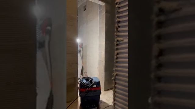 Шлифмашина по бетону HILTI DGH 130 в работе смотреть онлайн