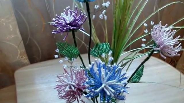 Копия видео Мои бисерные работы.Цветы 7 часть. смотреть онлайн