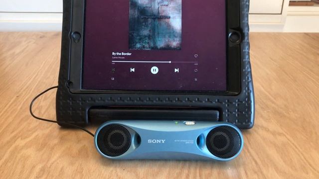 Sony SRS-T33 Compact Portable Speakers in use with an old iPad смотреть онлайн