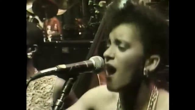 Give Blood (Live) Re-EQ'd with Townsend and Gilmour смотреть онлайн