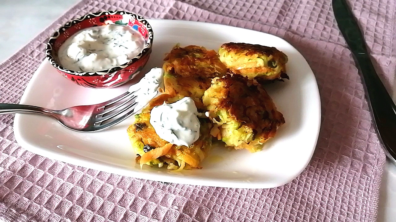 Просто натрите 1 кабачок и 1 картошку! Котлеты из цуккини смотреть онлайн