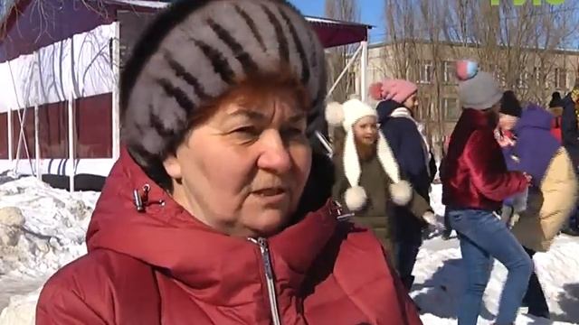 Где блины, тут и мы. По всему городу проходят масленичные гуляния смотреть онлайн