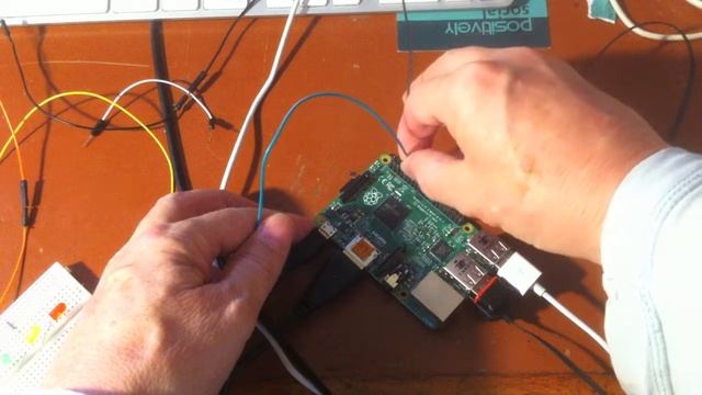 raspberryPi 3 part2 Wiring Up смотреть онлайн