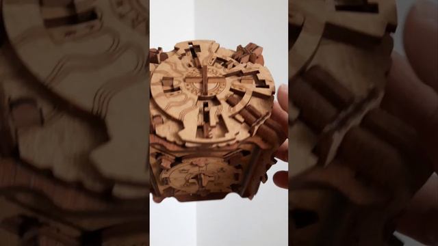 idventure-Cluebox-Escape Room смотреть онлайн