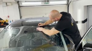 Бронирование лобового стекла антигравийной пленкой
