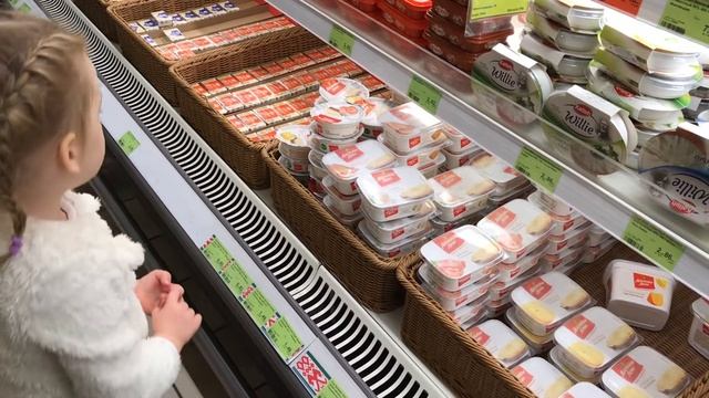 Shopping vlog. Шок покупки. Что покупают дети в Беларуси. Покупки к новому году смотреть онлайн