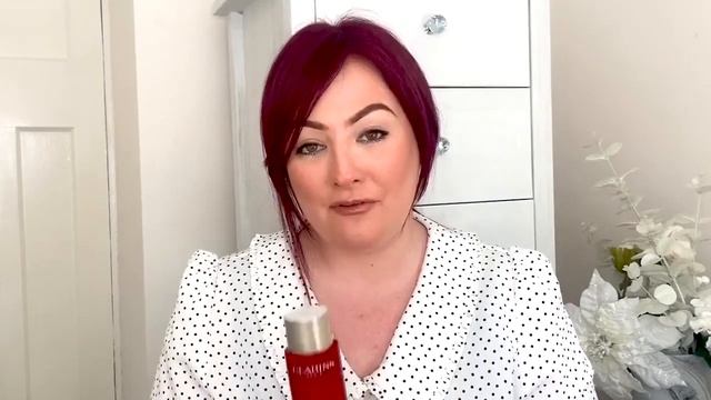 Clarins | Essences Masterclass - which ones and how to use? смотреть онлайн