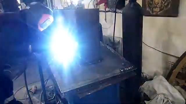 Делаю мангал из машинок SINGER. Часть 2. Дымоход. смотреть онлайн