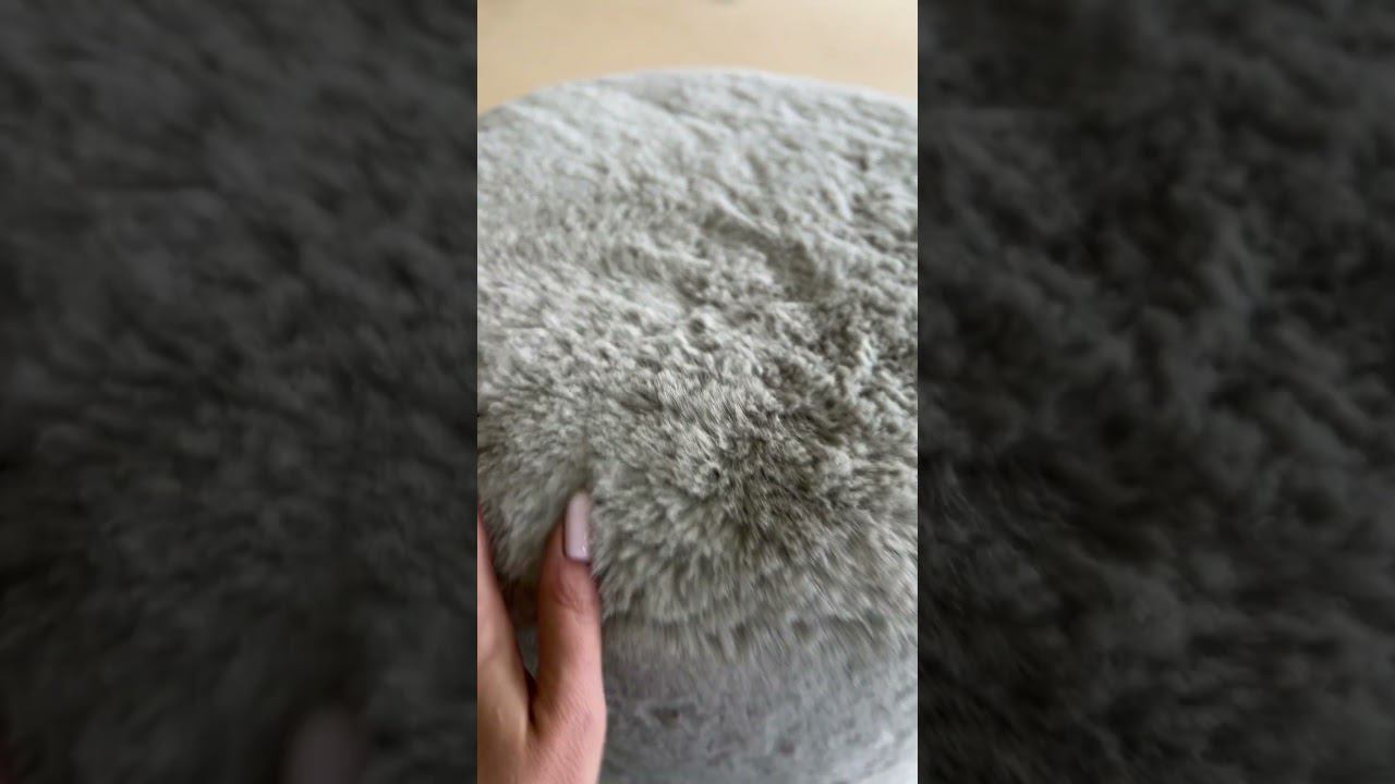 Пуф с латунным кольцом в мехе смотреть онлайн