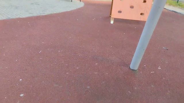 качель "гнездо" на привокзальной детской площадке в Сарапуле смотреть онлайн