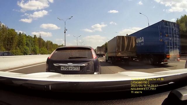 Geely Atlas Pro. Пример работы системы предотвращения столкновений. смотреть онлайн