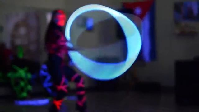 Световое шоу Солтис в школе танцев "Луна" смотреть онлайн