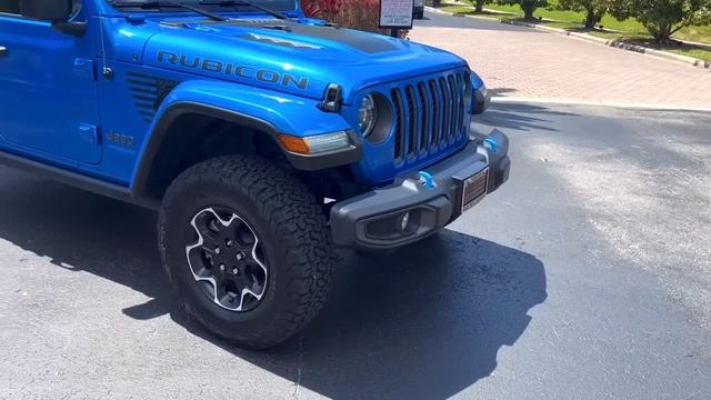 The most popular car for life and travel, Jeep Wrangler 4xe смотреть онлайн