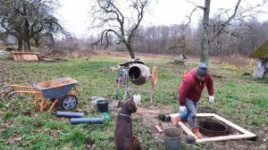 Делаю фундамент под туалет на хуторе. Выгребная яма из бочки. #хочувдеревню #хутор