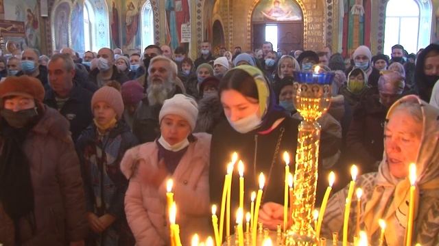 Праздничная Литургия в старейшем Никольском храме Запорожья в день Святого Николая смотреть онлайн