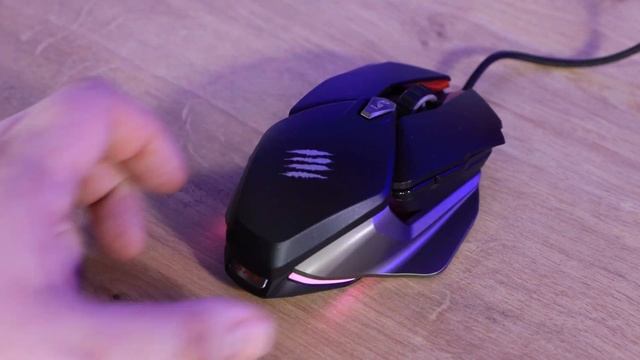 Get A Grip On Your Gaming With The Mad Catz B.A.T. 6 Ambidextrous Gaming Mouse! смотреть онлайн