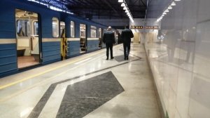 Отправление Номерного с Редким Вагоном Зелёный Салон на Станций Шушары