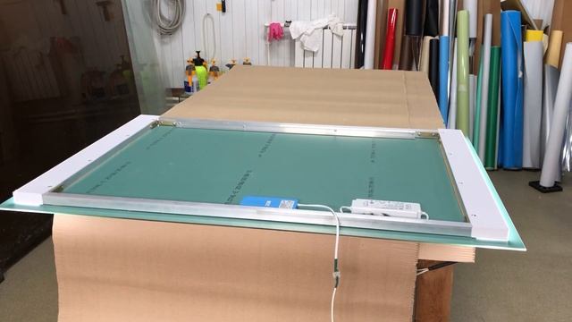 Зеркало с подсветкой / Матовые полосы по бокам с засветом смотреть онлайн