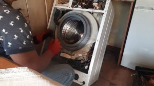 Ремонт пральної машини Samsung wf6458s7w заміна тена та ремонт лотка усунення протікання води