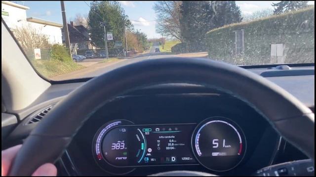 Kia Eniro on teste l'autoHold смотреть онлайн