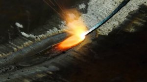 Эксперт в области сварки .Полуавтомат FoxWeld EXPERT MIG 200SYN. Сварка трубы полуавтоматом!