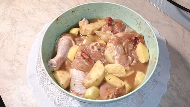 Курица с Картошкой в Духовке! КАК-ЖЕ ВКУСНО ?. Товук гушти картошка билан сулли килиб пиширамиз. смотреть онлайн