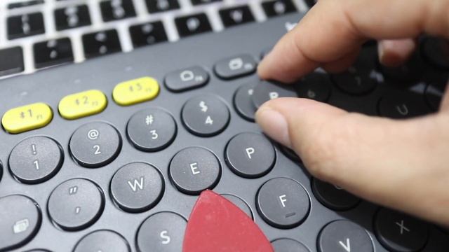 Convert Logitech K380 Qwerty Keyboard into Dvorak смотреть онлайн