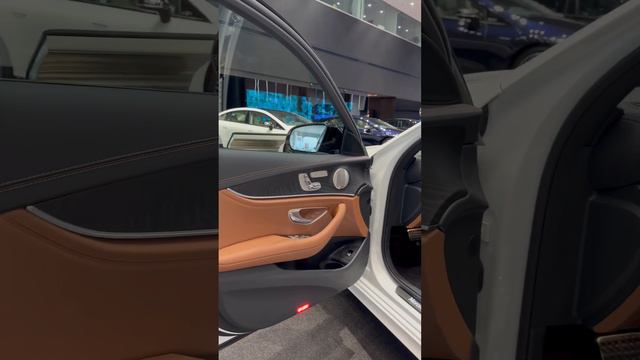 2023 Mercedes Benz E 300 SALON смотреть онлайн