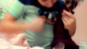 Издеваются над собакой