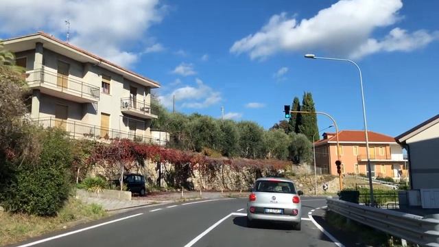 Море и цветы это Андорра в Италии на Лигурии. The sea and flowers are Andorra in Italy in Liguria смотреть онлайн