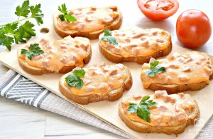 Пицца бутерброды. Бутерброды в духовке.