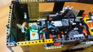 Новая модель Lego Technic: модернизированная версия Land Rover Defender.