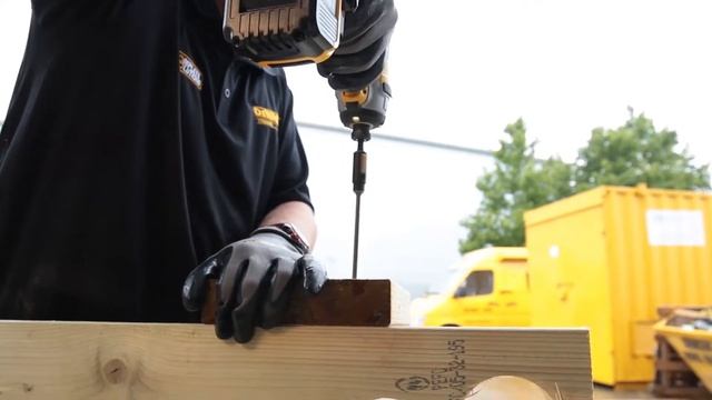 Dewalt DCF887 Безчетков ударен винтоверт смотреть онлайн