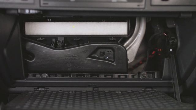 How To Change A Cabin Air Filter By MANN-FILTER | CU 26 009 - CUK 26 009 - FP 26 009