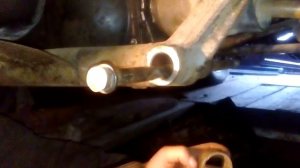 Как менять втулки на передней балки нивы