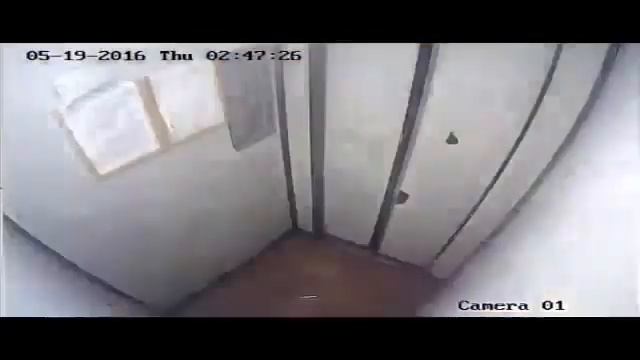 Застряли в лифте Освобождение Окурок смотреть онлайн