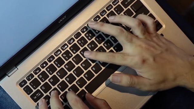 RINGAN & MURAH! | REVIEW LAPTOP ACER SWIFT 1 FRESH смотреть онлайн