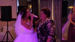 Поет на свадьбе маме! Мамины руки! Песня для мамы! Свадьба!#MFYRND