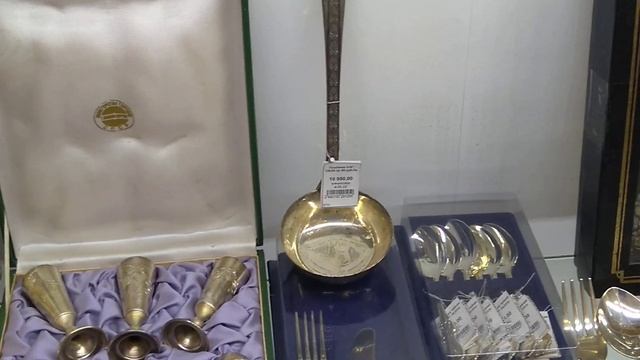 Заглянул на днях в антикварный салон смотреть онлайн