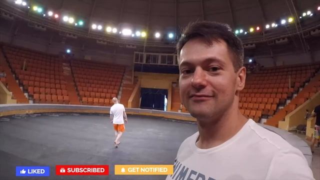 Дан Запашный в Астраханском цирке | Шимпанзе Боня и Мальта плавают в бассейне смотреть онлайн