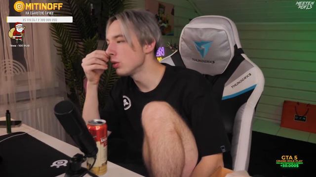 АРТУР МИТИН ОТВЕЧАЕТ НА ВОПРОСЫ ПОДПИСЧИКОВ НА СТРИМЕ | MEETEN SHOW | нарезка..