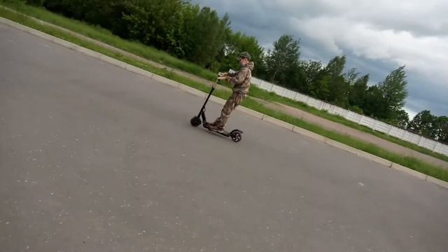 1 ЧАСТЬ. КАТАЕМСЯ НА ЭЛЕКТРО САМОКАТЕ!!! смотреть онлайн