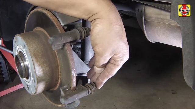 How to Replace the rear brake pads on the Volkswagen Passat 1998 to 2005 смотреть онлайн