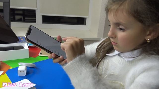 Wylsa oblenilsa не по детски Iphone Xs Max мини техноблогер почти как Шелягина смотреть онлайн