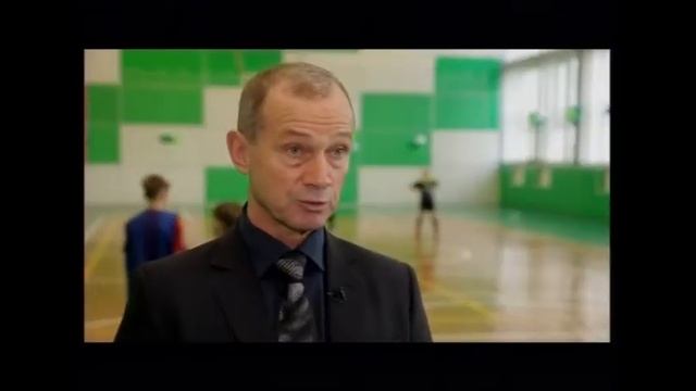 Запах новизны и яркие краски большой игровой зал Дома спорта преобразился до неузнаваемости смотреть онлайн