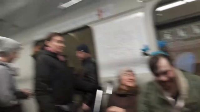 Едем в метро на Красную площадь смотреть онлайн