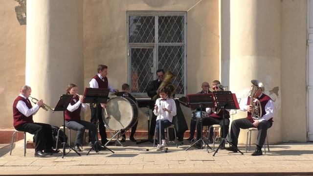 Духовой оркестр "Возрождение" - Случайный вальс смотреть онлайн