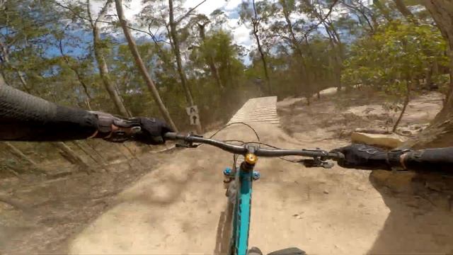 Mini Mega air Ezz follow Cam смотреть онлайн