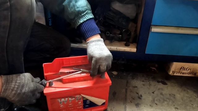 Замена свечей накала и замер компрессии Форд транзит 2.4 140 л/с 465.000 км. смотреть онлайн